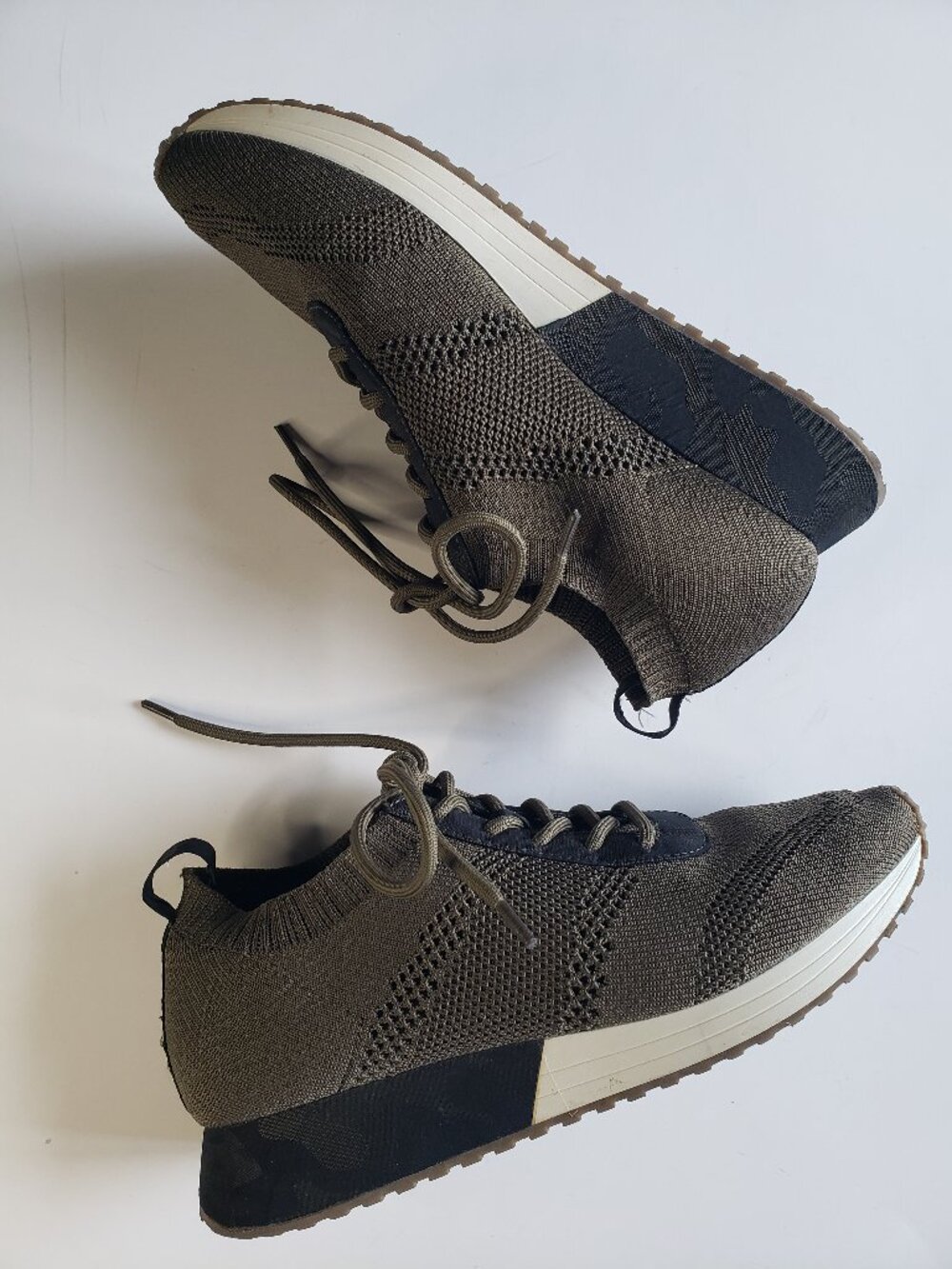 Baretraps Posture Palta Women's Mesh Sneakers Olive Green Camo Comfort